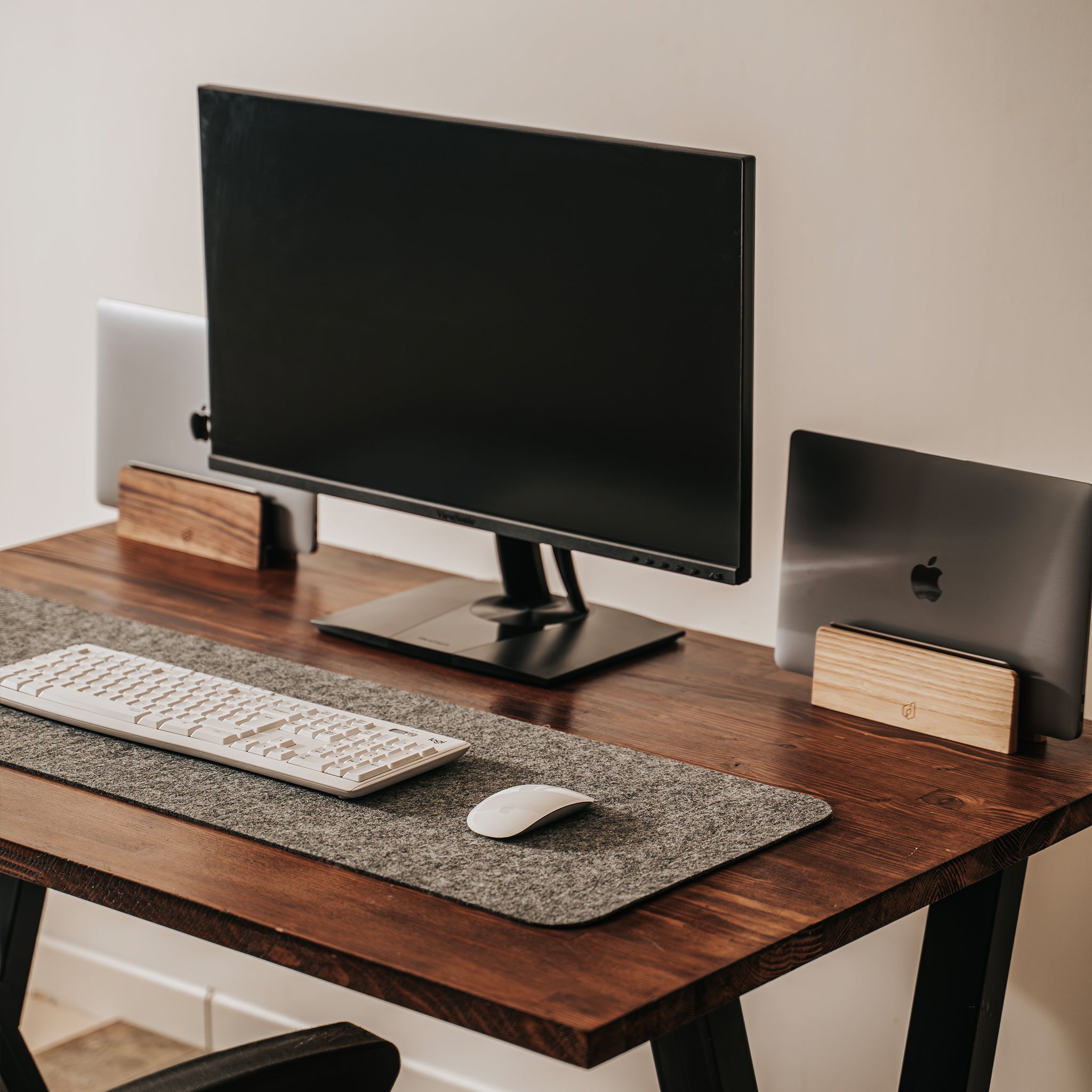 Macbook Dock - Ceviz